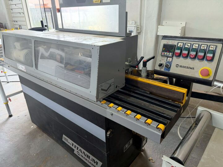 Coladeira Automática Maksiwa CNC.T